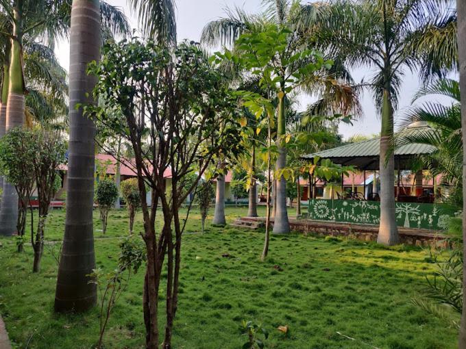 Tadoba Tiger Valley Resort Tadoba Mohurli ภายนอก รูปภาพ